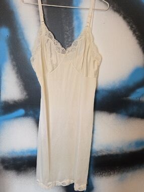 Vintage Lace Trim Slip - Cream